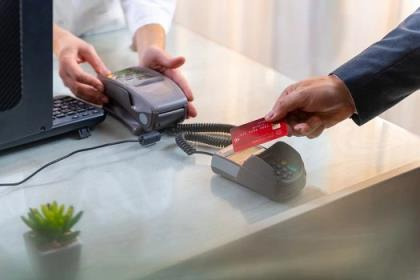 pos机能刷信用卡么-储蓄银行的pos机能刷信用卡吗?