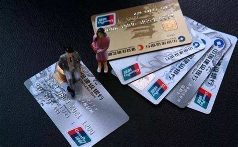 银行卡在pos机上消费（银联最新回应来了……）-第1张图片